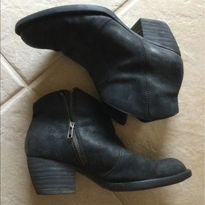 Born leather ankle boots, Sz 9